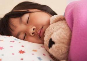 girl-sleeping-in-bed