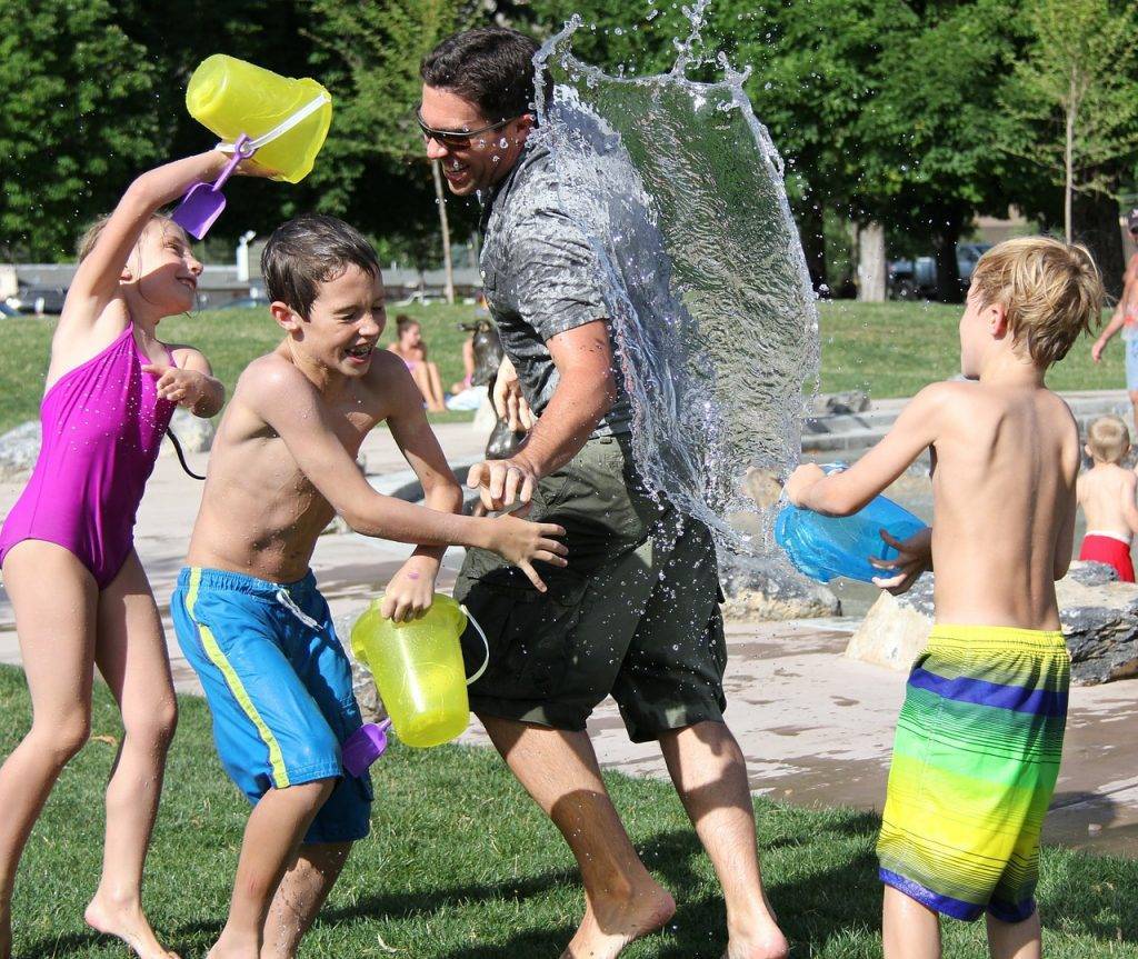 Games to play with kids outside