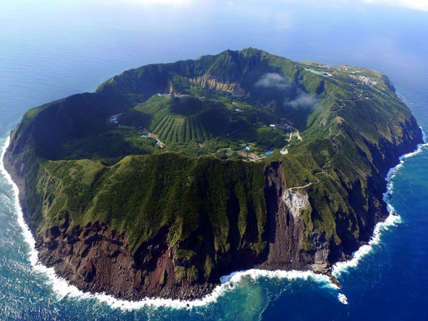 Aogashima Island: live inside an active volcano