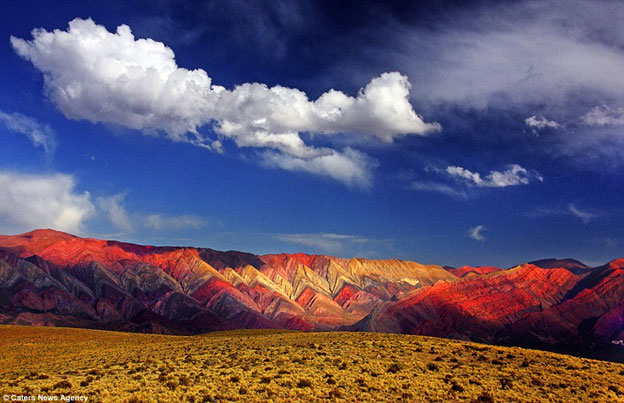 Hornocal mountain range, near the Bolivian border