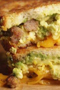 Avocado-egg sandwiches