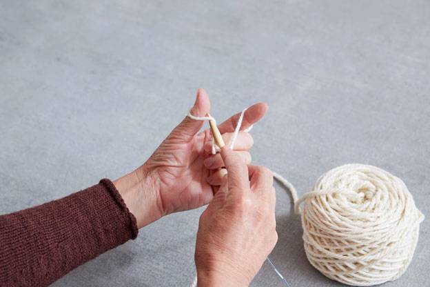 sweater stitching needle and thread