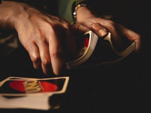 5 Fun Ideas for Game Night with Family and Friends