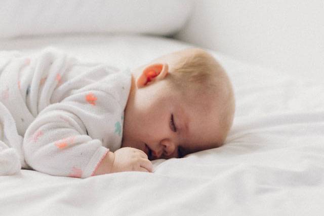 Newborn Baby Seeping Tips