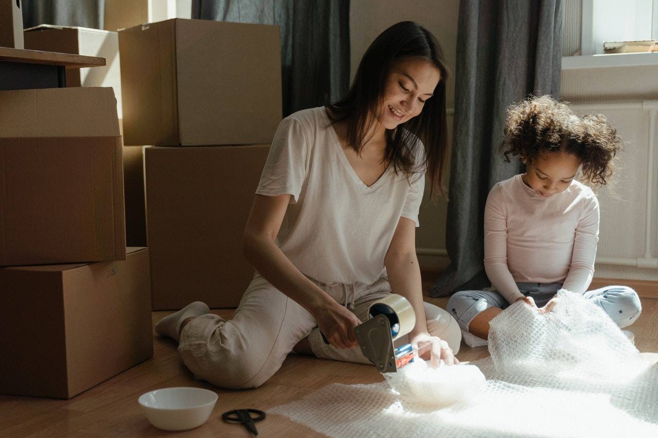 Guide to Packing and Moving with Kids