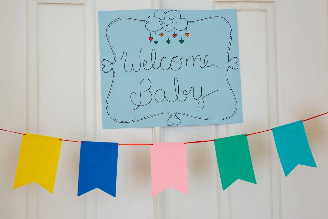 8 Thoughtful Baby Shower Keepsake Gifts