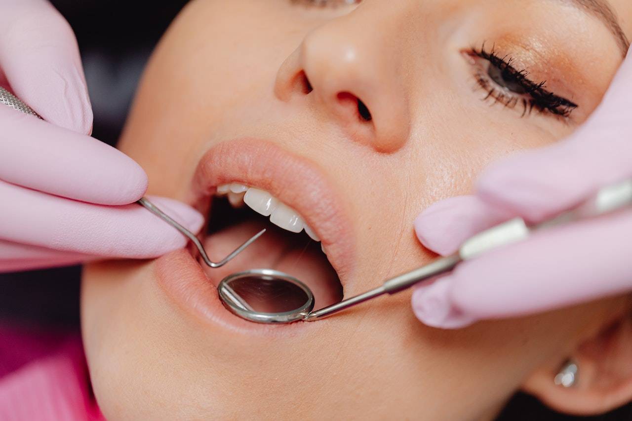 Cosmetic To Reconstructive - Know What Dental Treatments a Good Dentist Offers!