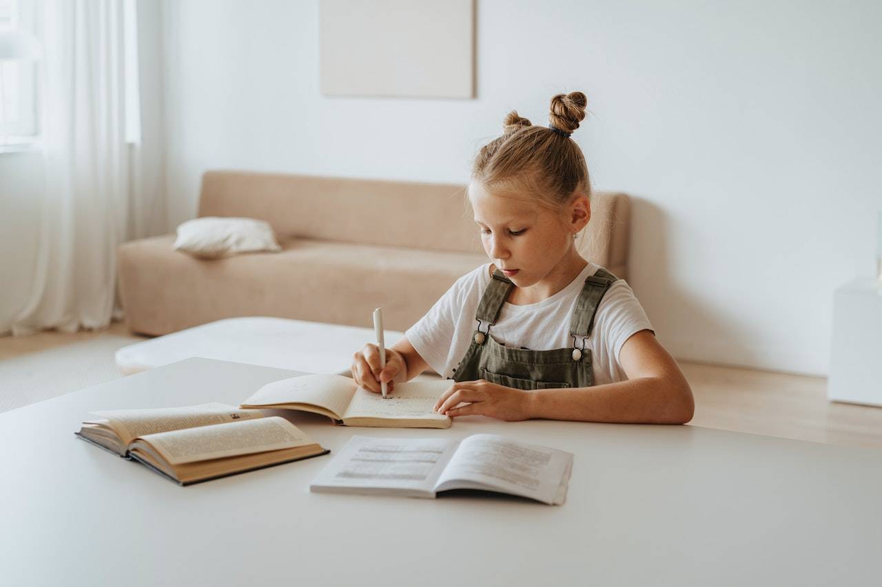 7 Encouraging Tips for Teaching Writing in your Homeschool