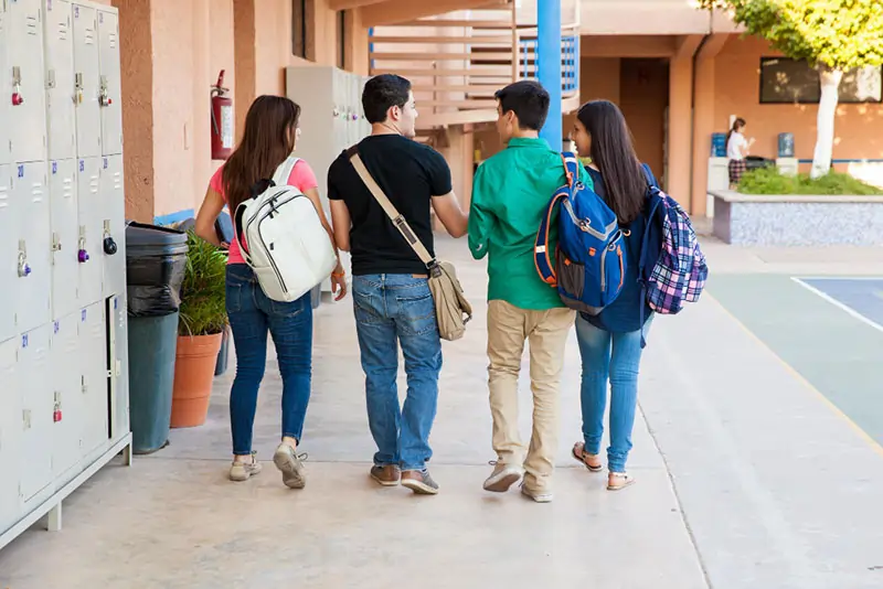 From Beachfront Villas to Hostels: Accommodation Options for Every Budget during Schoolies