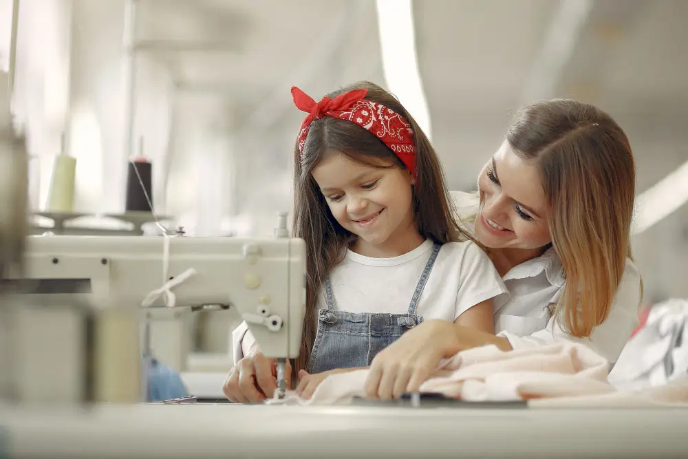 5 Steps to Teach Your Daughter Sewing and Create Doll Clothes